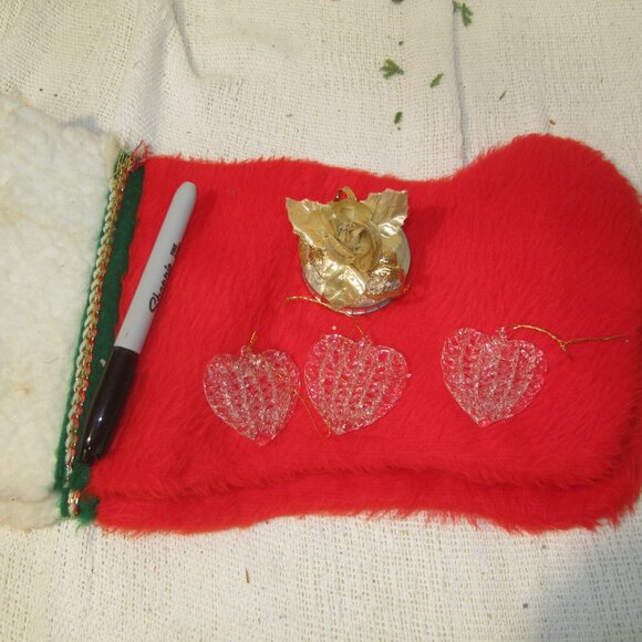 VTG SET OF 4 ORNAMENTS 3 SPUN GLASS HEARTS, 1 TIERED MIRRORED W/GOLD ROSE - Picture 5 of 5